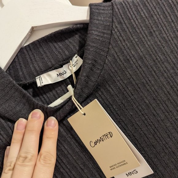 Mango MNG Short Knitted Turtleneck Sweater Dress Gray Size 8 NWT - Picture 10 of 10